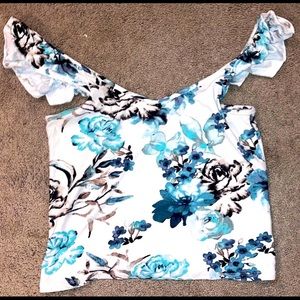 Top con estampado de flores y cuello V